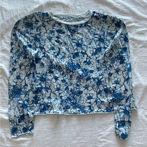 Long blue and white graphic sleeve